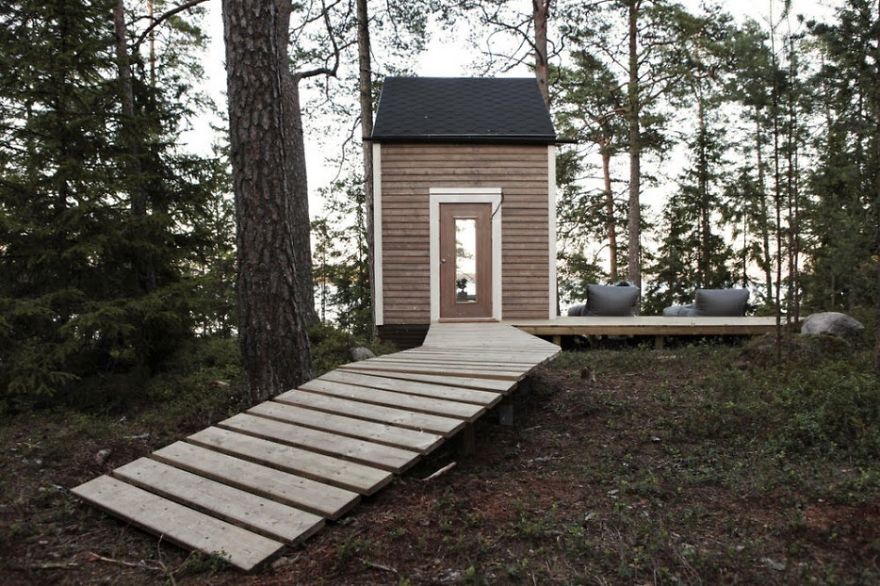 pequena casa na floresta