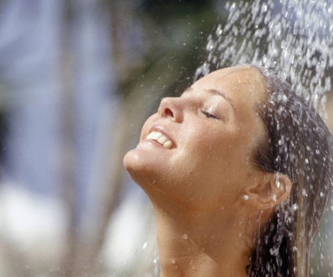 showering tomar banho duche água chuveiro