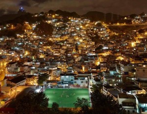 campo de futebol sustentável gera energia